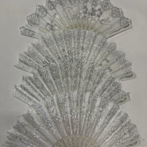 E94 Лепеза бела глитер 1/12